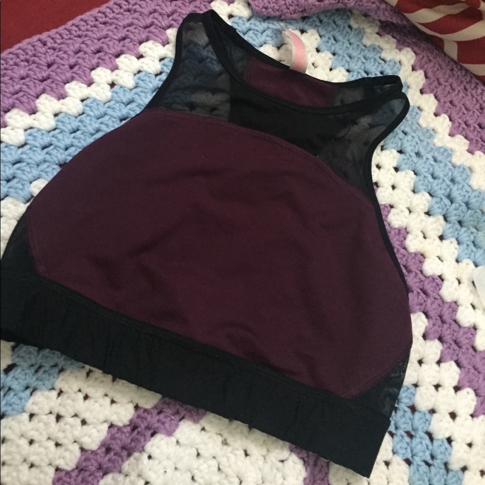 Victoria’s SPORT crop top
